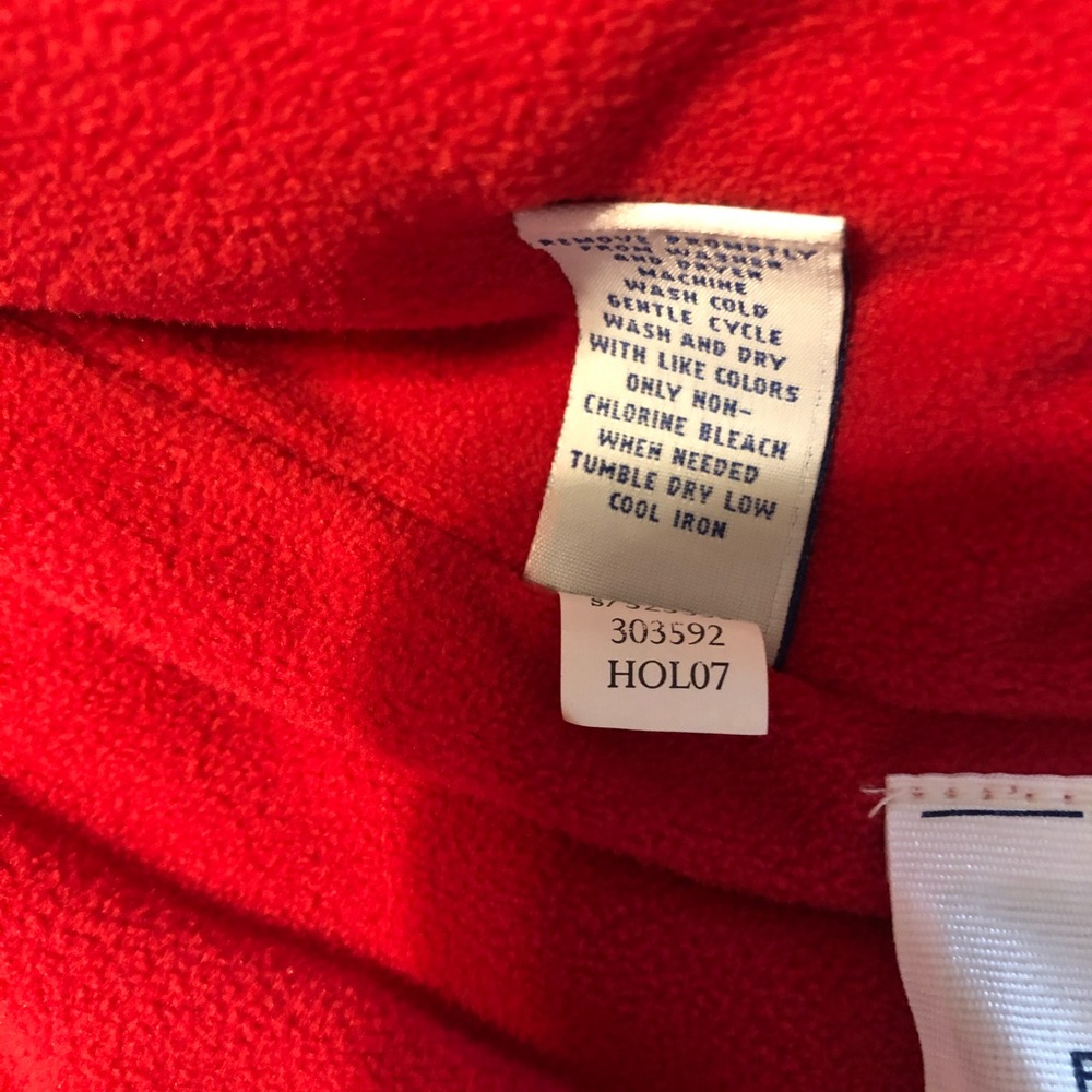 Old Navy girls red puffer vest - Picture 4 of 5